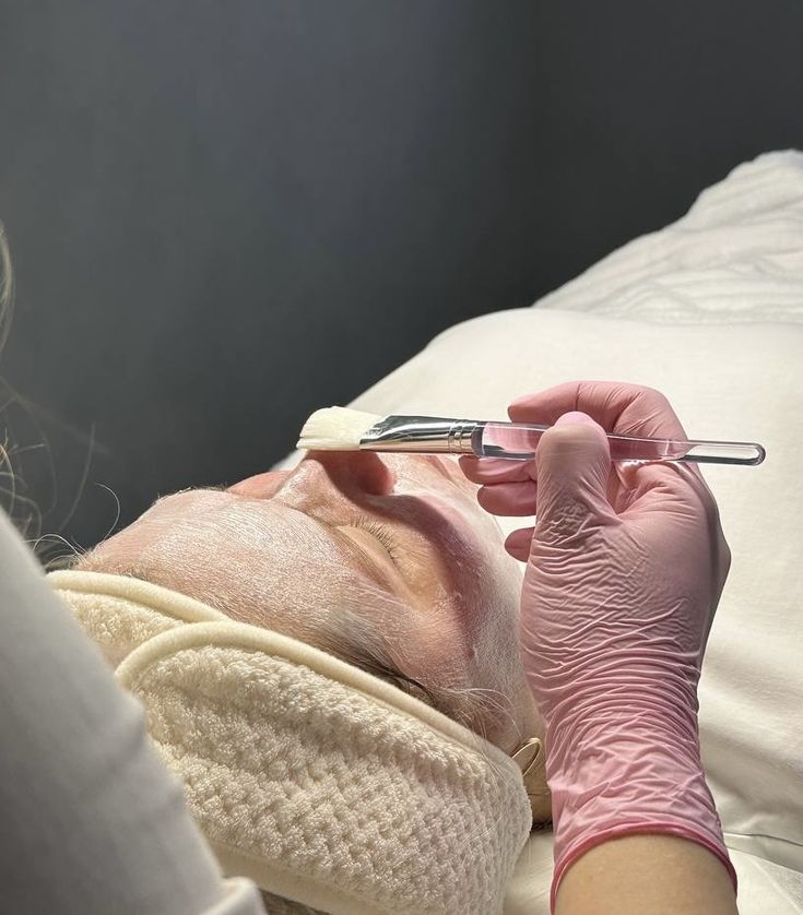 60-Minute Facial with Consultation